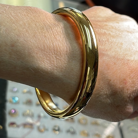 ⭐️HOST PIC ⭐️18k MILOR Bangle Bracelet - Picture 1 of 6